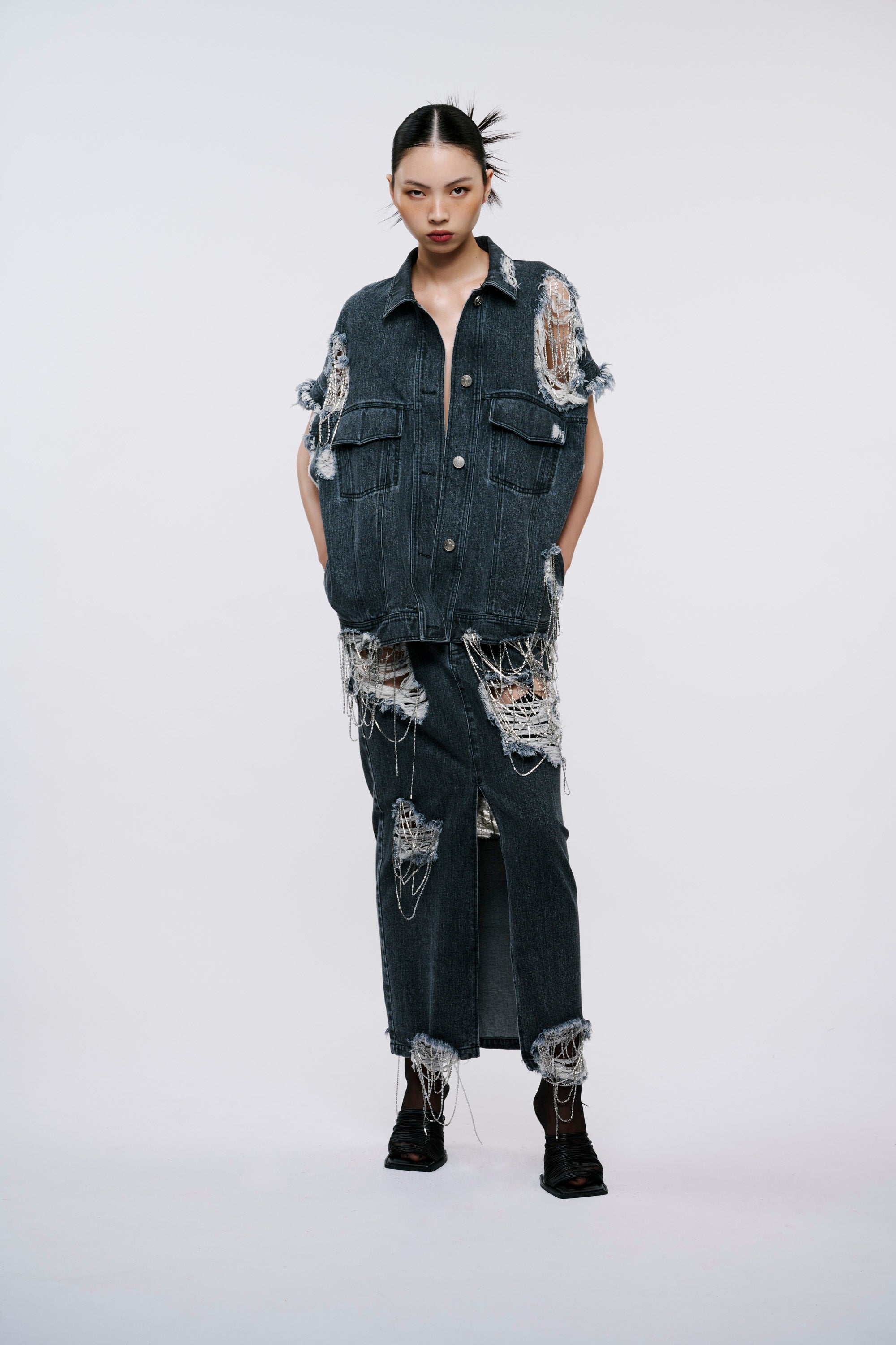 RIPPED DENIM LONG SKIRT WITH CHAIN | Markgong
