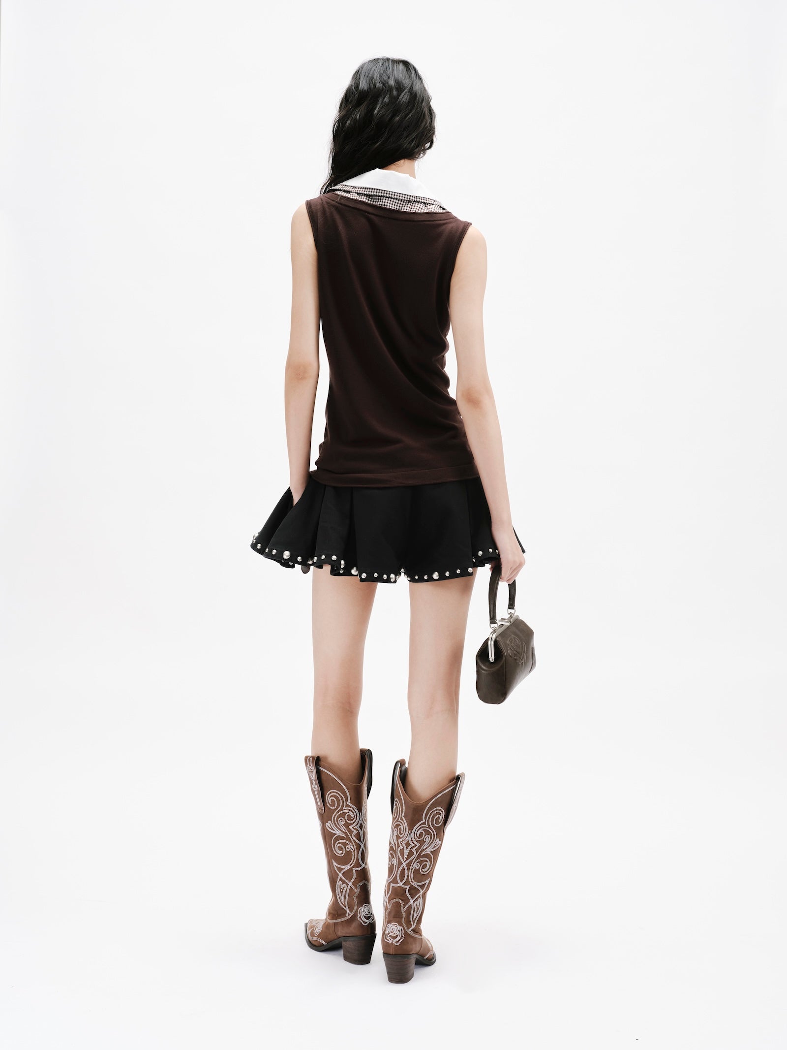 BROWN SLEEVELESS KNIT TOP WITH MULTI-LAYER COLLAR