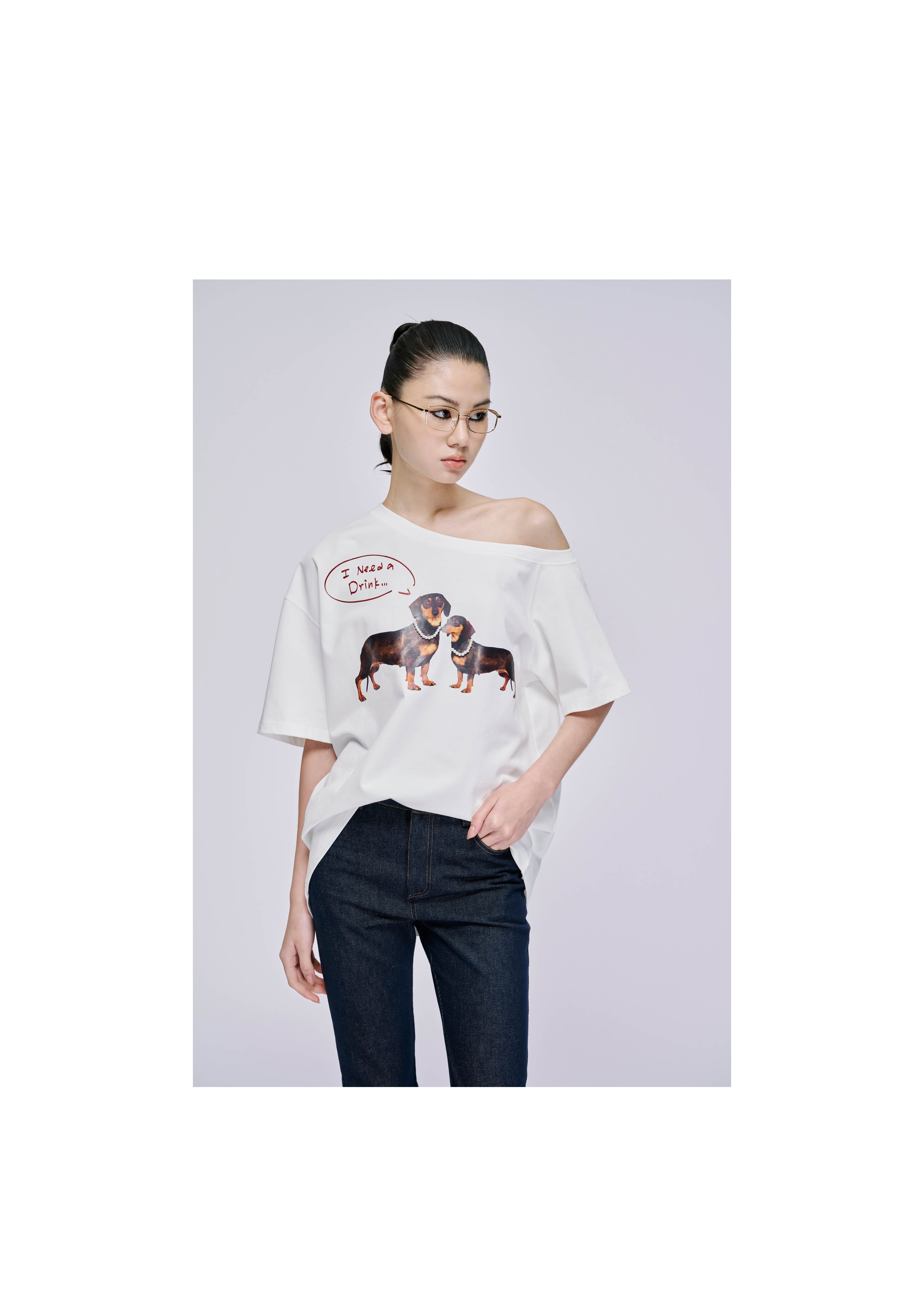 Off-the-shoulder Doggy T-shirt