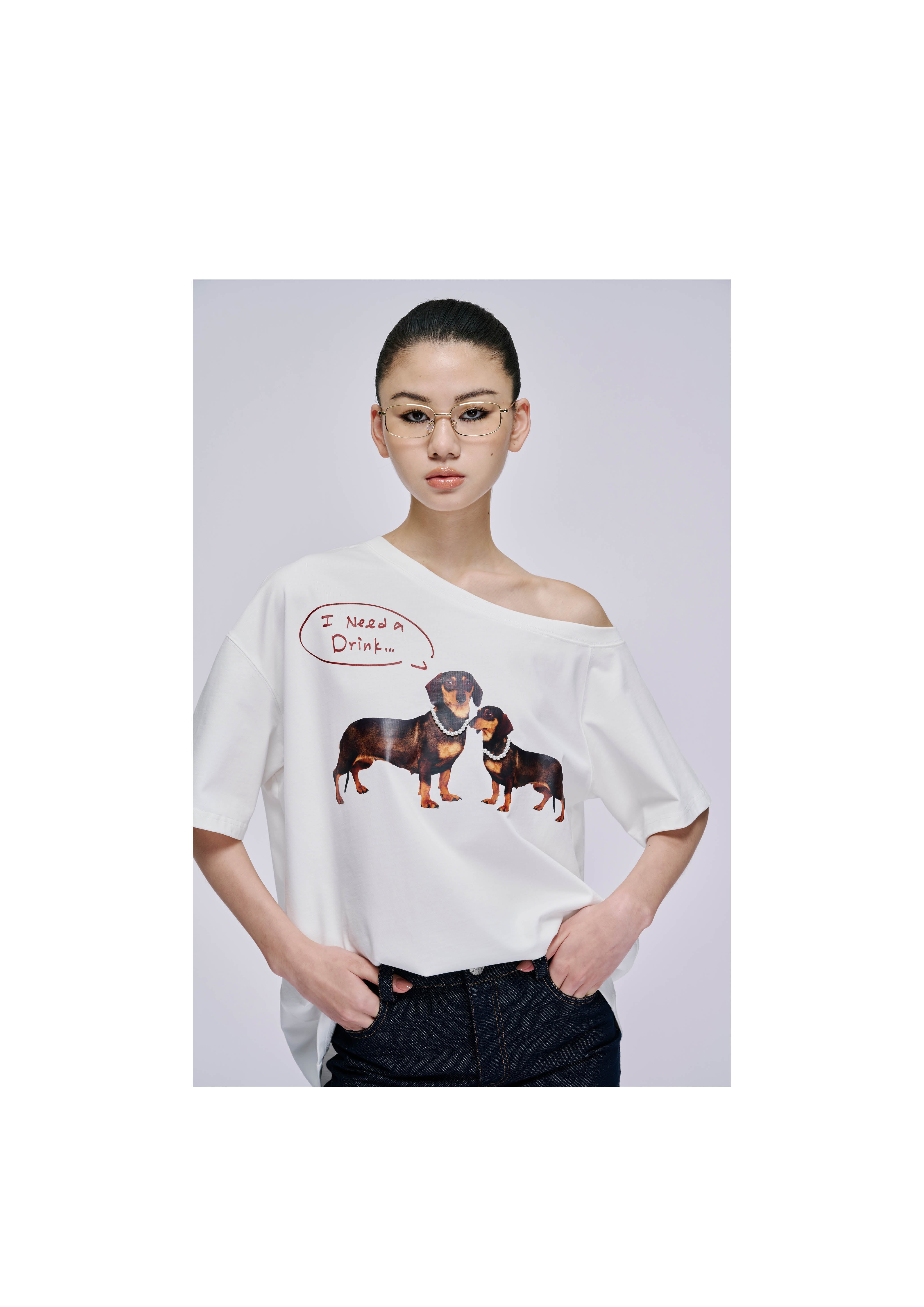 Off-the-shoulder Doggy T-shirt