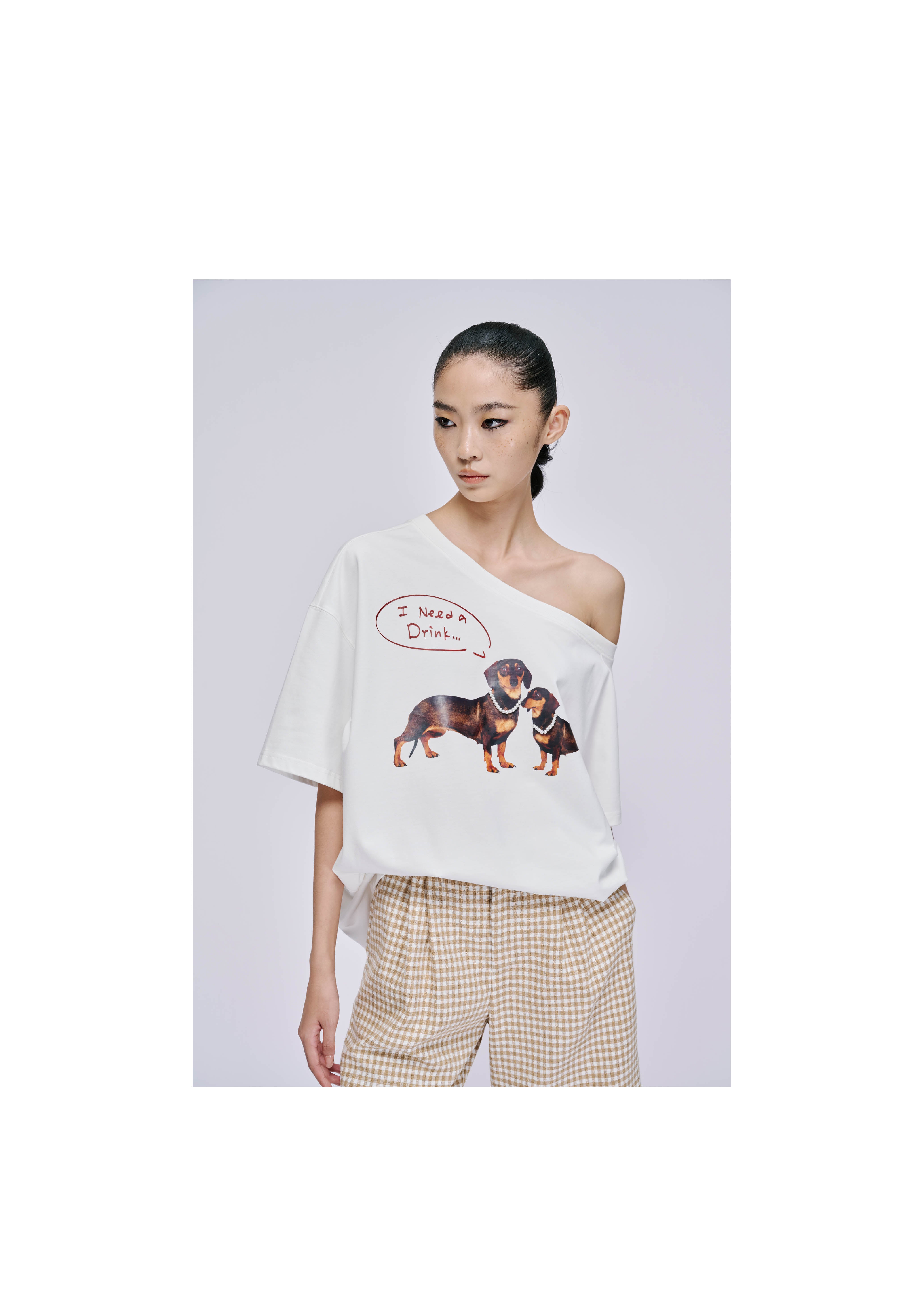 Off-the-shoulder Doggy T-shirt