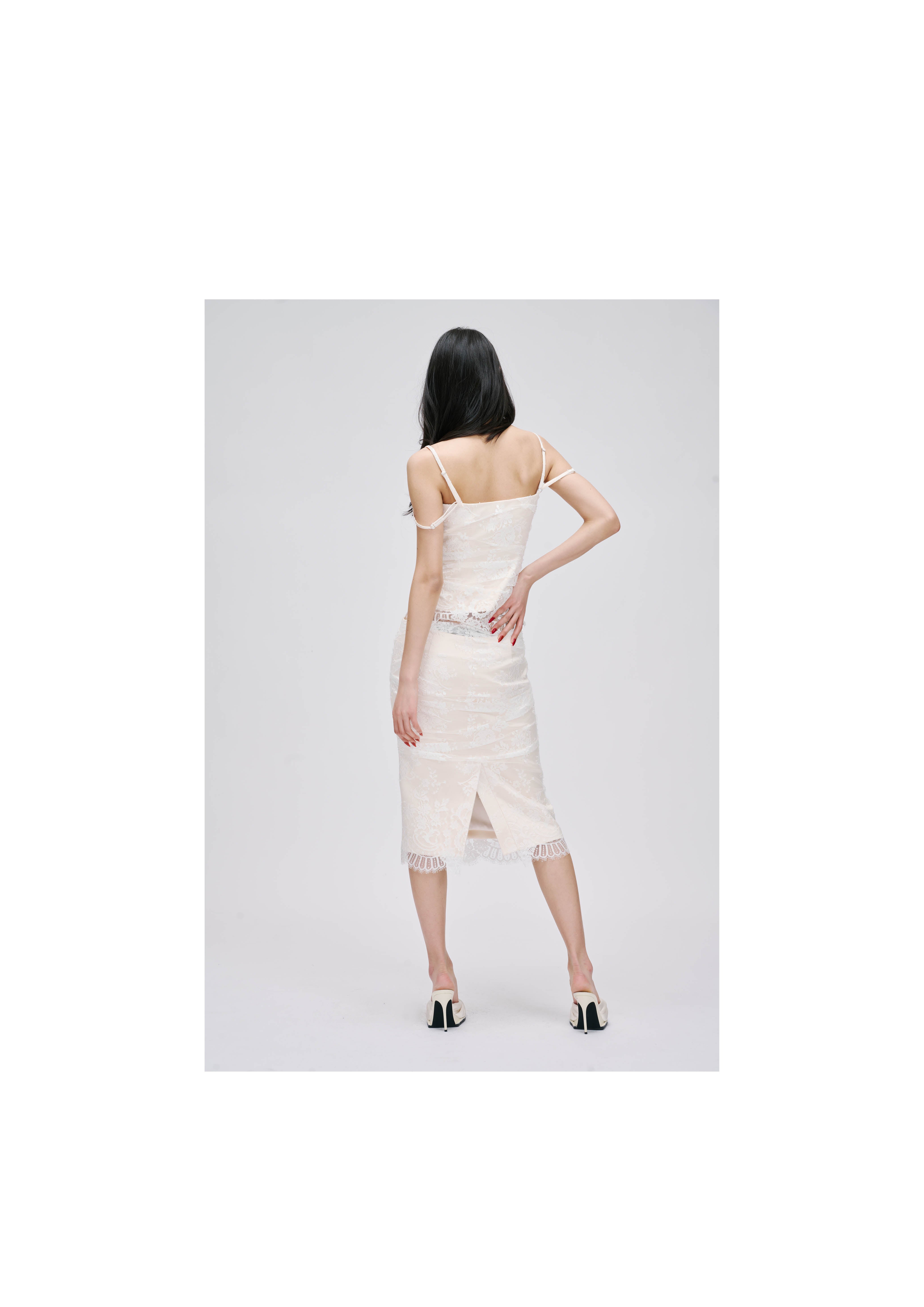 送料/関税込 ●THEAIRTOWN● french double layered top 3-Way Bandeau Top in Lakshmi for Women | La DoubleJ